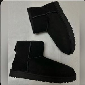 Ugg Classic Mini II Boots in Black